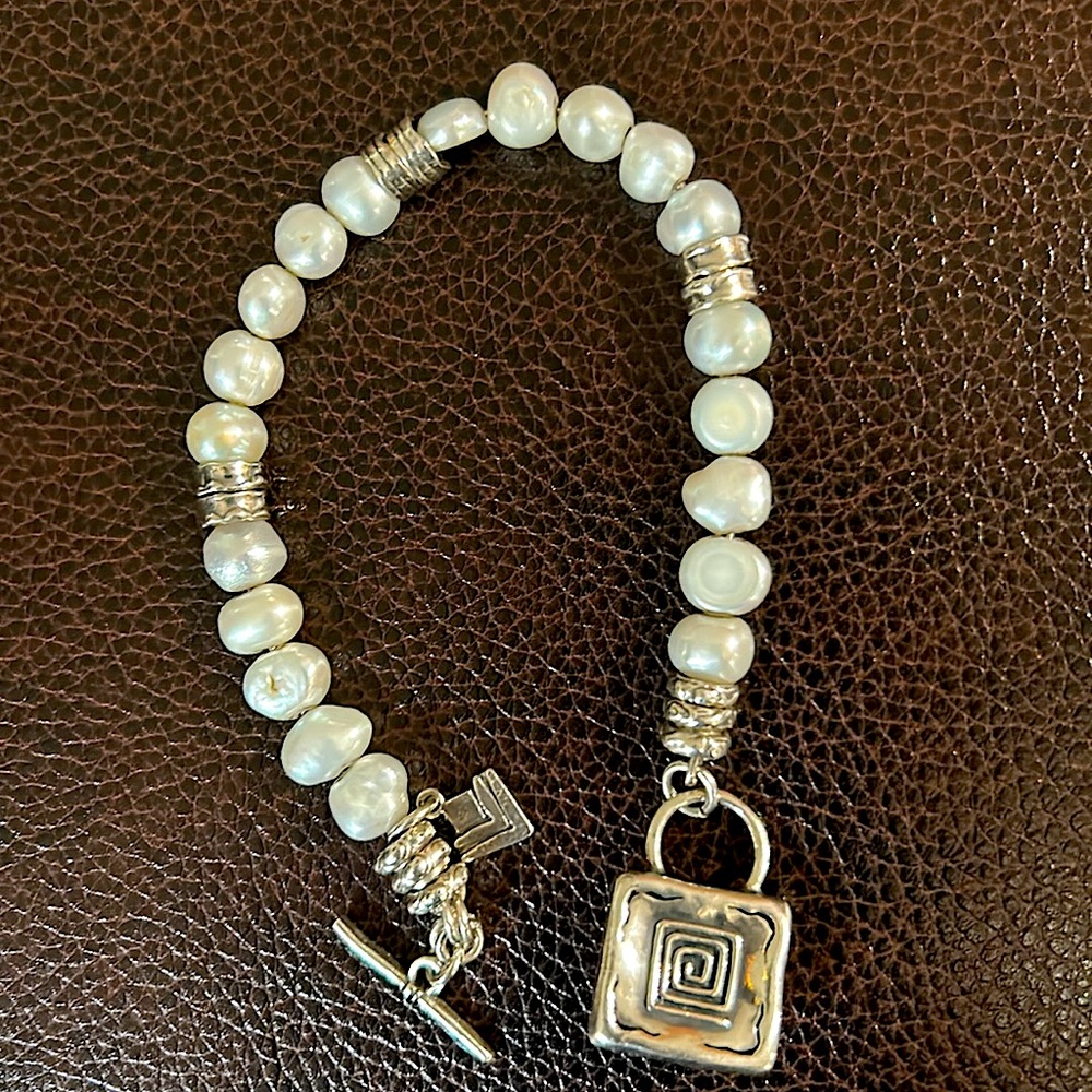 Silpada Vintage Silver with White Pearls Bracelet - Picture 8 of 8